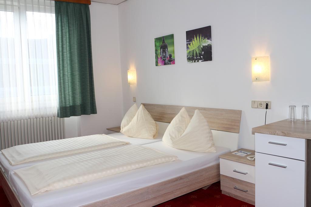Hotel Gasthof Kasino Villach Bilik gambar