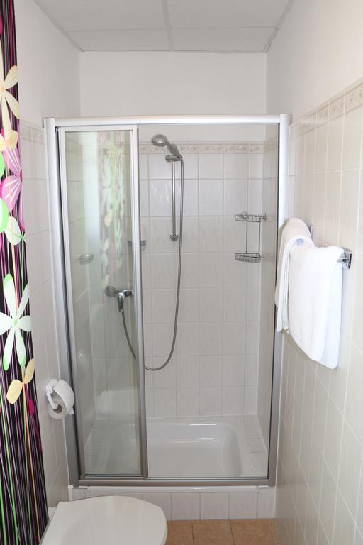 Hotel Gasthof Kasino Villach Bilik gambar