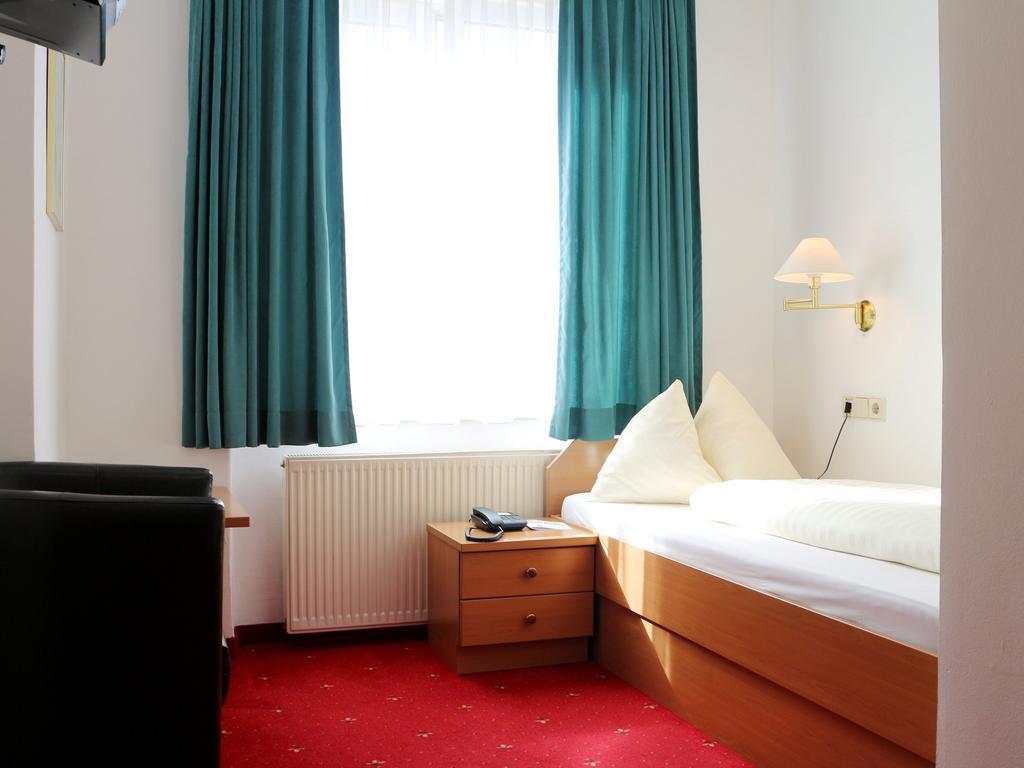 Hotel Gasthof Kasino Villach Bilik gambar