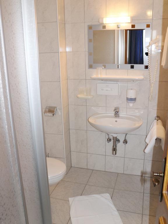 Hotel Gasthof Kasino Villach Bilik gambar