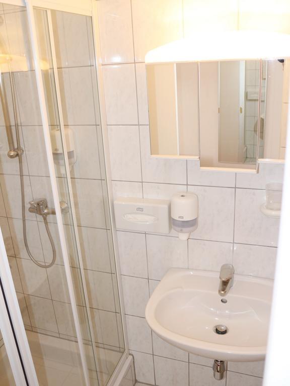 Hotel Gasthof Kasino Villach Bilik gambar