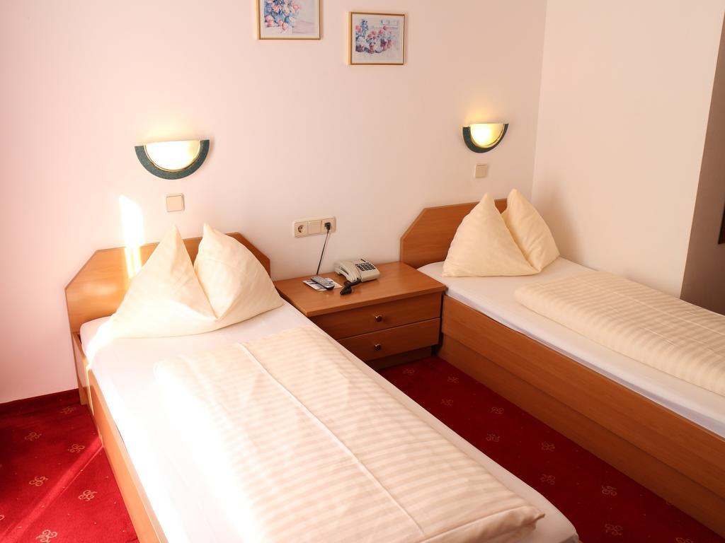 Hotel Gasthof Kasino Villach Bilik gambar